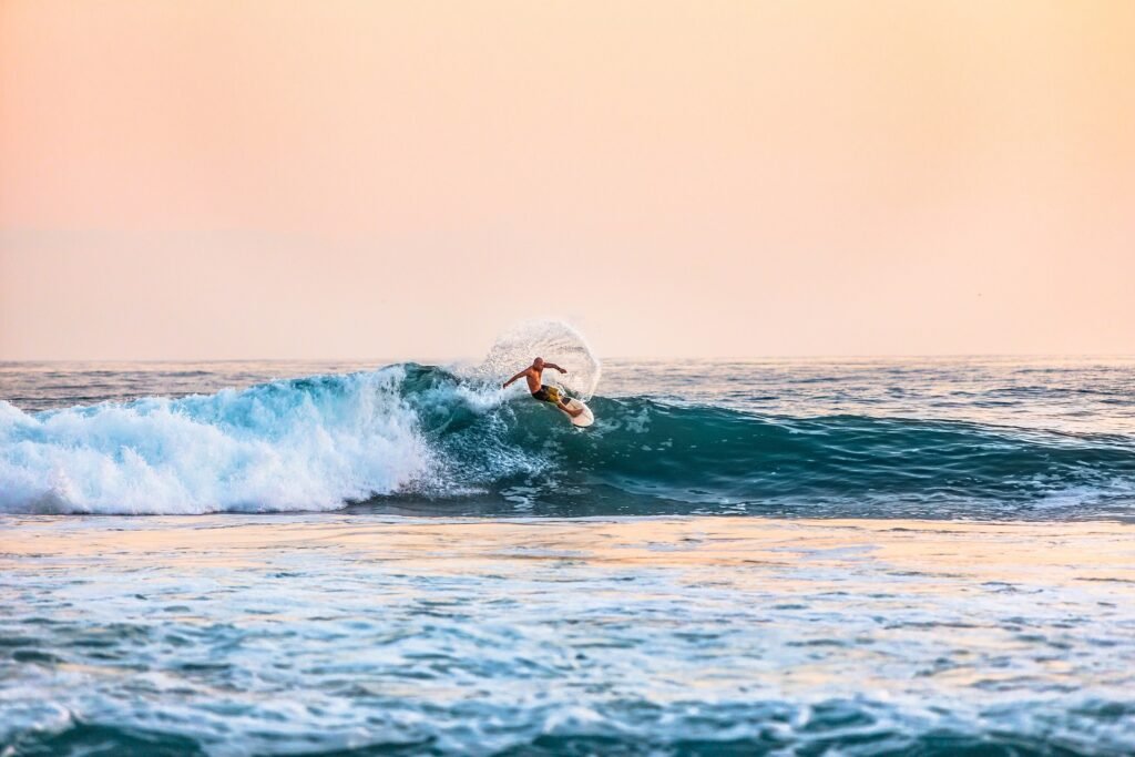 Mehr über den Artikel erfahren Surfen in Tansania: Erkunden Sie die Surfhäfen an der Küste